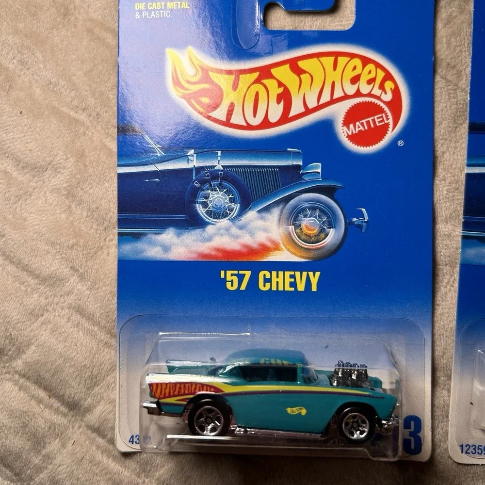Hot Wheels Set Of 4 Cars 1:64 Diecast NIB #455 #130 #213 #266